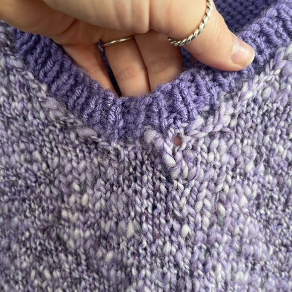 Women’s Purple/Lavender Ombre Knit V-Neck Sweater Vest- Unsized - Picture 4 of 4